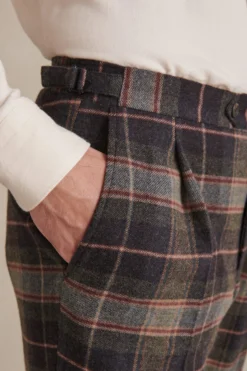 Large Plaid Single Pleat Trousers -Fashion-New and Lingwood 132252 4 1 1 scaled