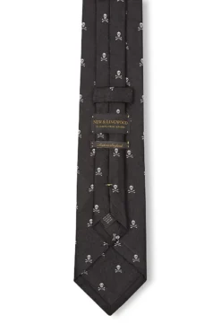 Black & White Skull & Crossbones Silk Tie 6 Black & White Skull & Crossbones Silk Tie -Fashion-New and Lingwood 3015041 skull crossbonetie blackwhite 3 1