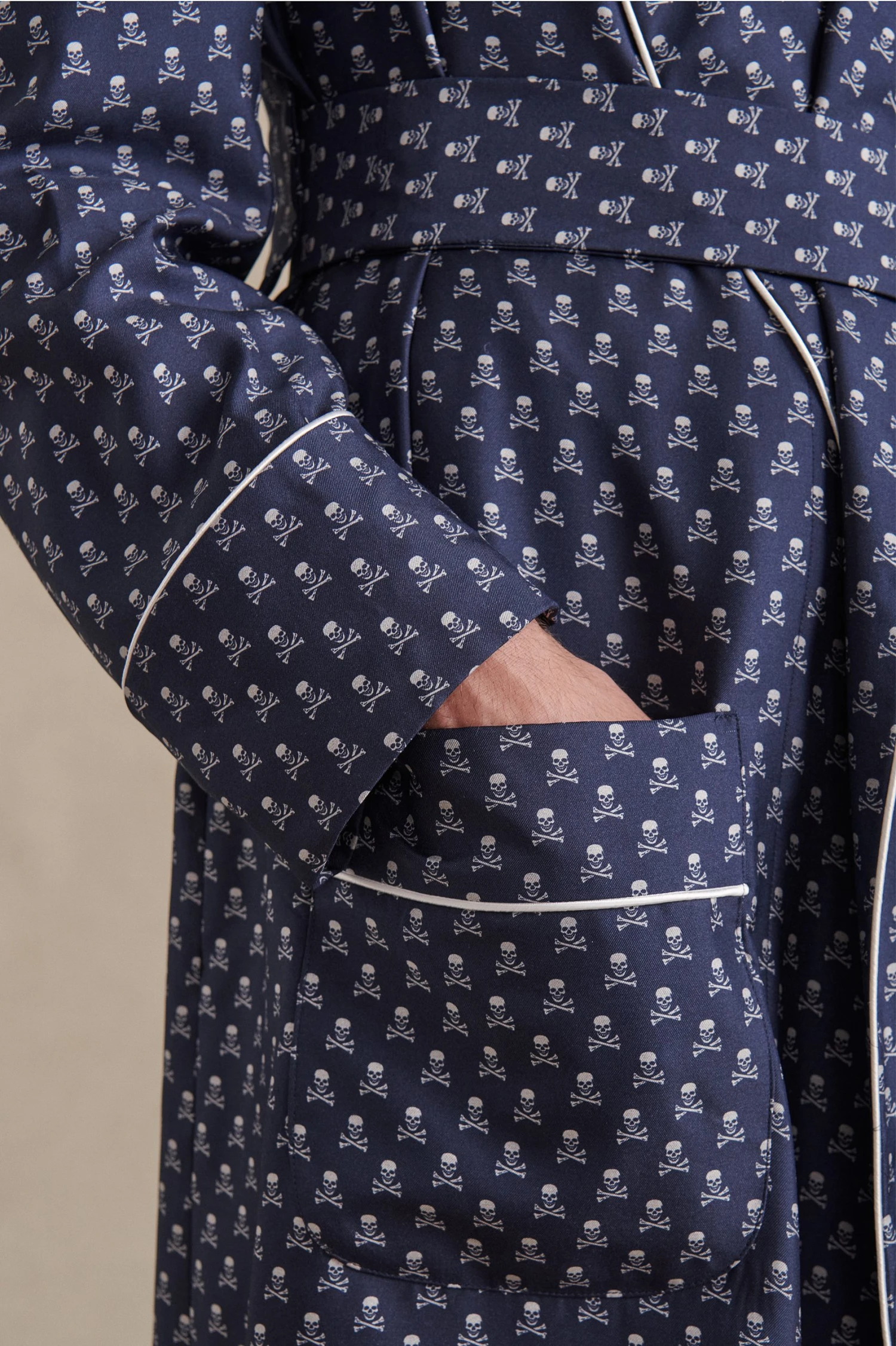 Navy & Cream Skull & Crossbones Unlined Printed Silk Dressing Gown 3 Navy & Cream Skull & Crossbones Unlined Printed Silk Dressing Gown - Image 3